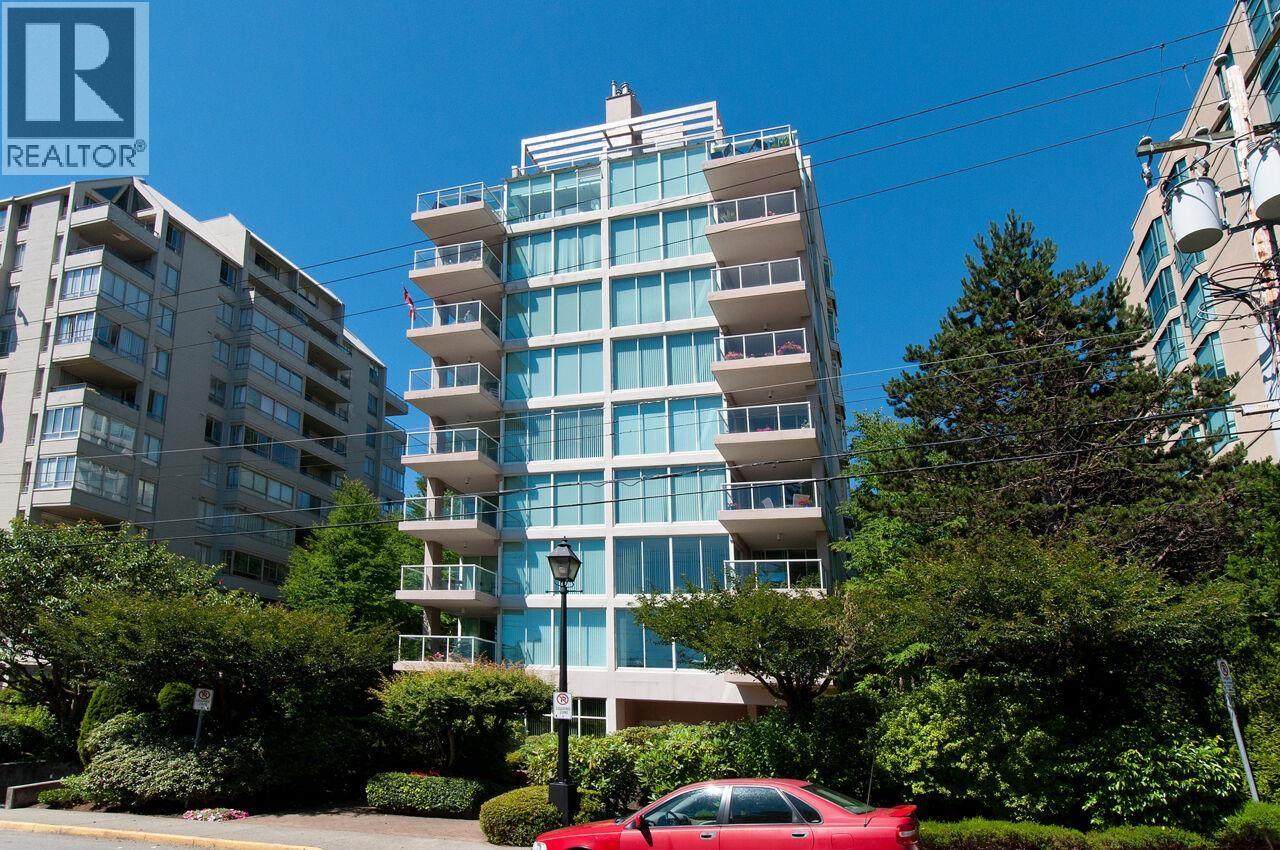 301 1455 DUCHESS AVENUE, West Vancouver, British Columbia