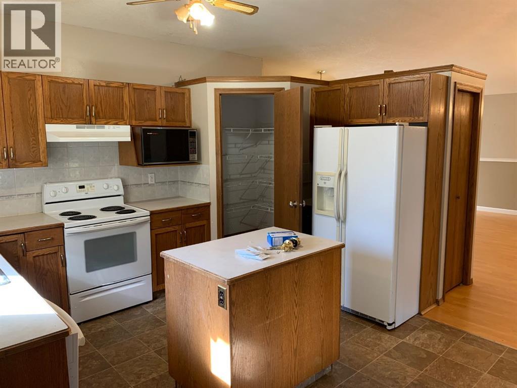 5109 6 Street, Coalhurst, Alberta  T0L 0V0 - Photo 6 - A2263654