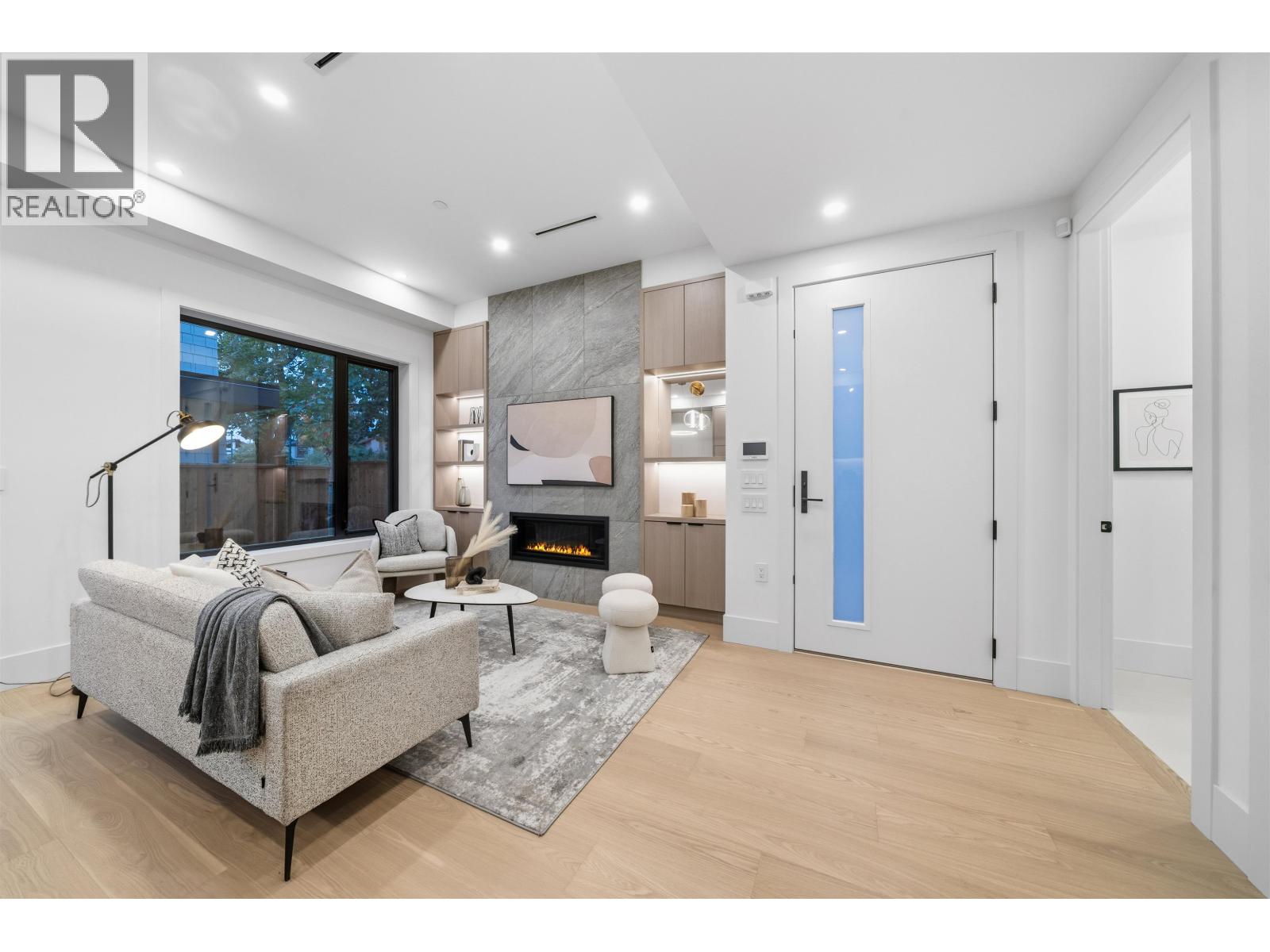 311 N Kamloops Street, Vancouver, British Columbia  V5K 0A9 - Photo 3 - R3056373
