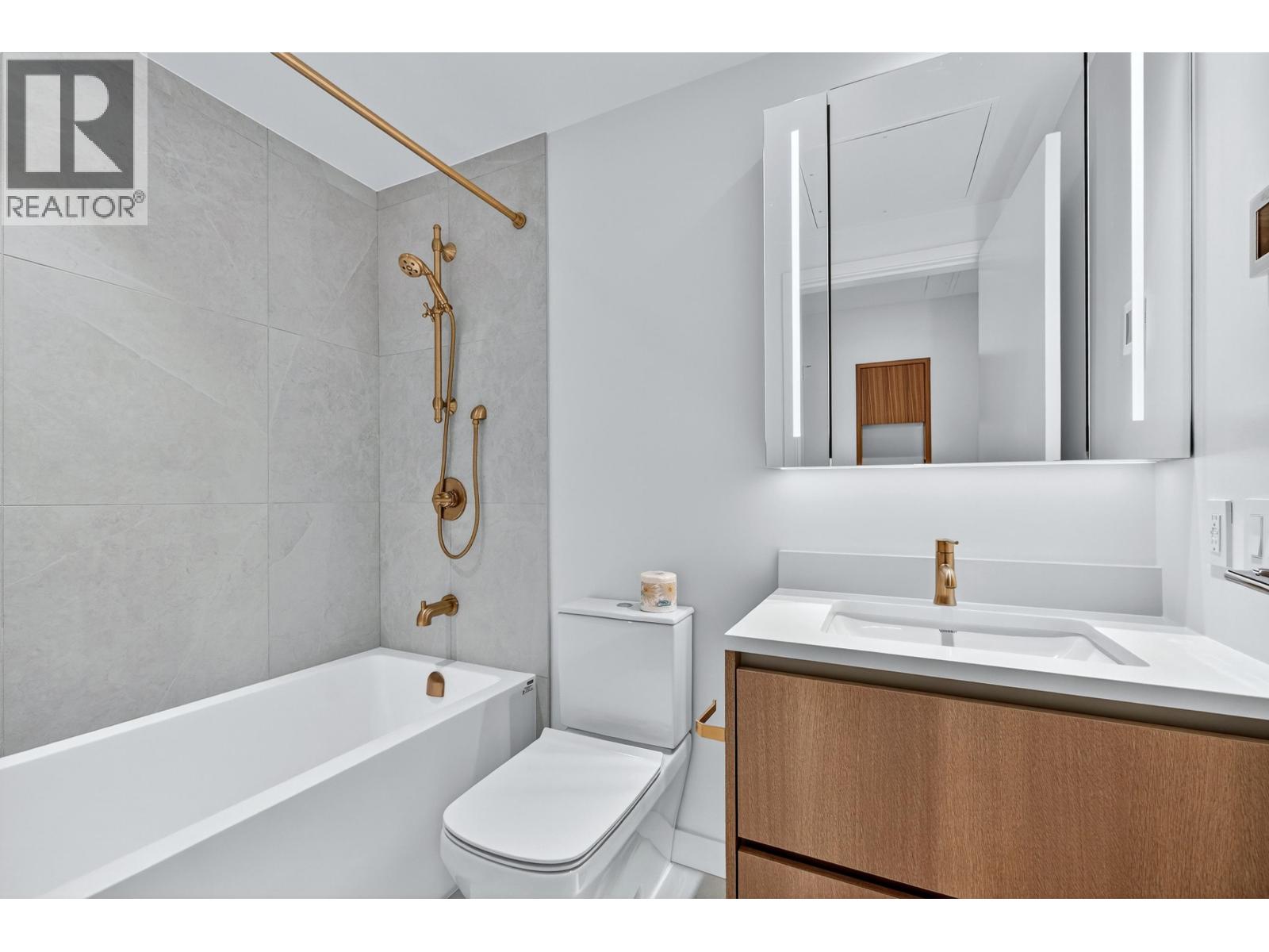 2101 720 Farrow Street, Coquitlam, British Columbia  V3J 3S5 - Photo 32 - R3057302