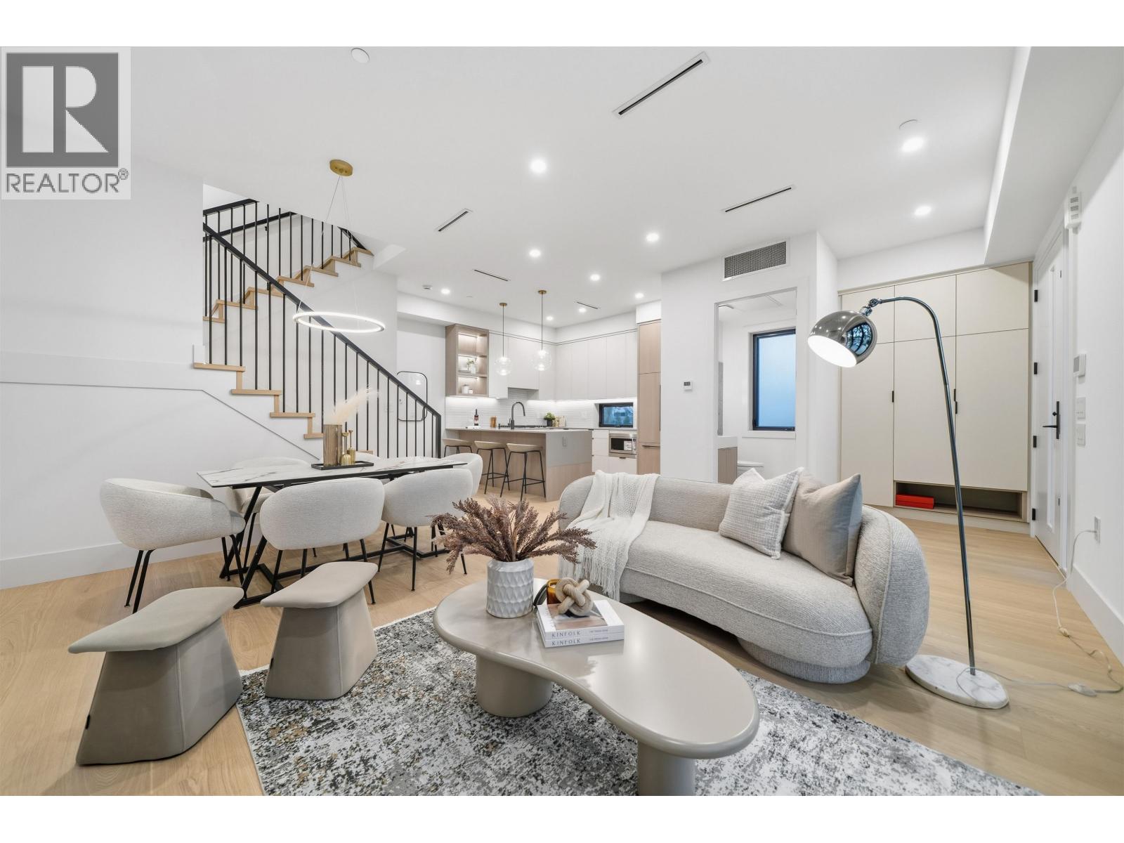 2493 Eton Street, Vancouver, British Columbia  V5K 1J6 - Photo 3 - R3056798