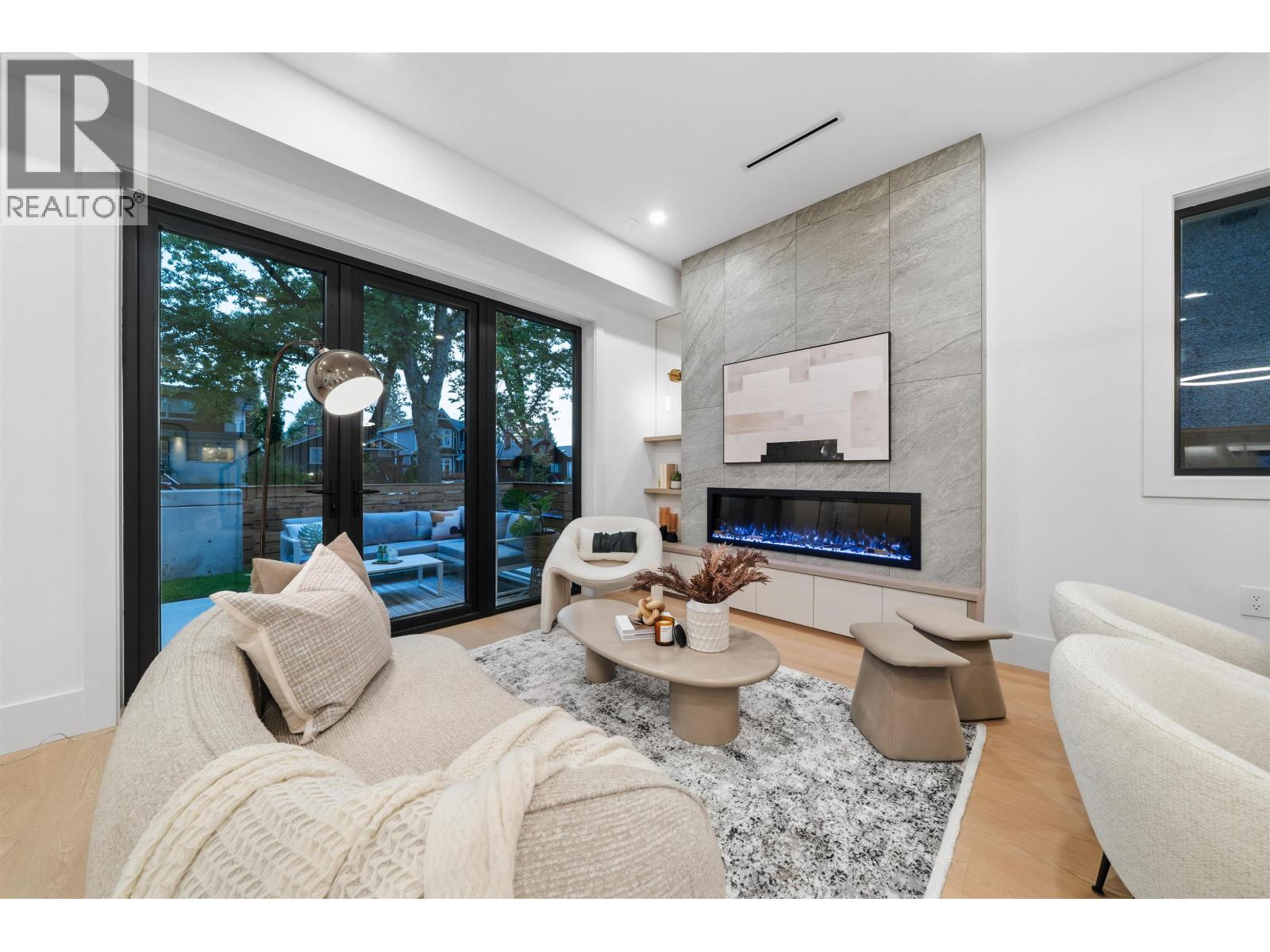 2493 Eton Street, Vancouver, British Columbia  V5K 1J6 - Photo 8 - R3056798