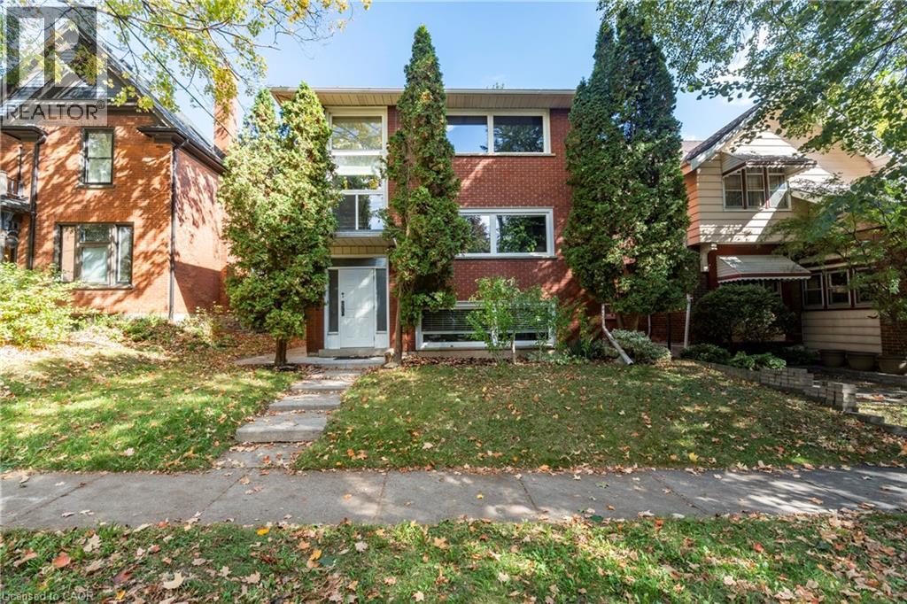 62 MOORE Avenue, Kitchener, Ontario