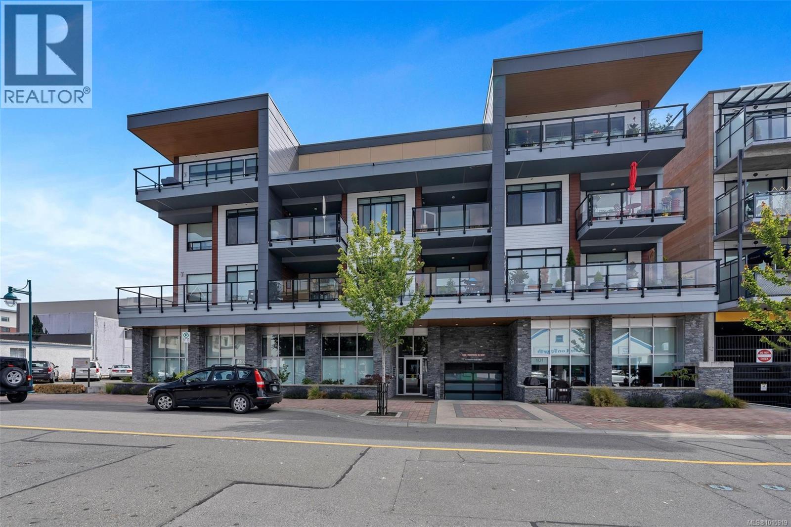 302 9775 Fourth St, Sidney, British Columbia