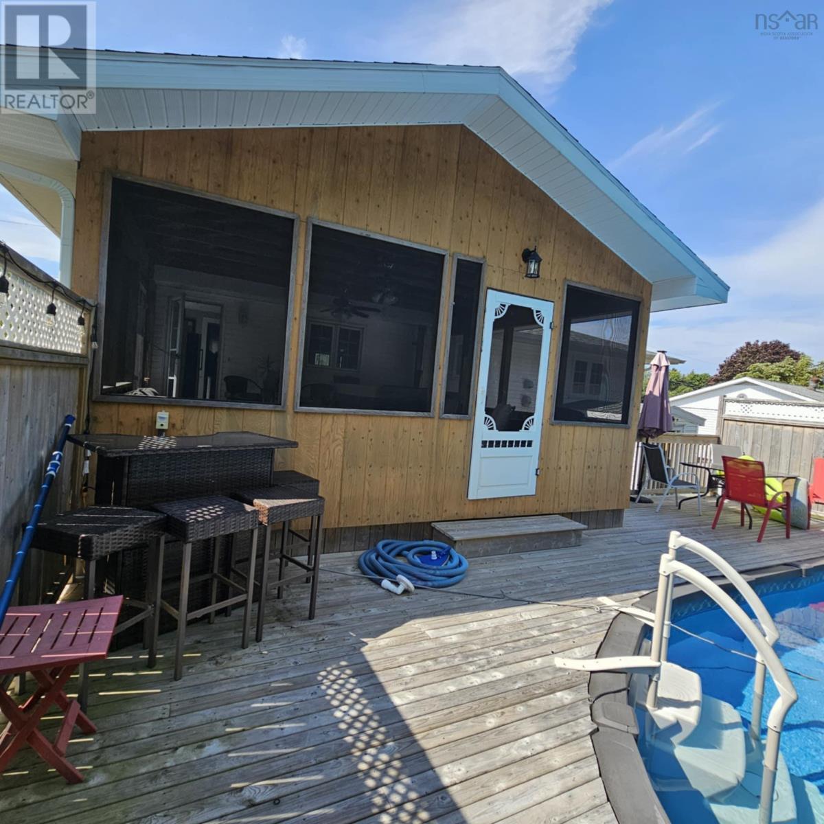 37 Stacey Avenue, North Sydney, Nova Scotia  B2A 3P3 - Photo 2 - 202520766