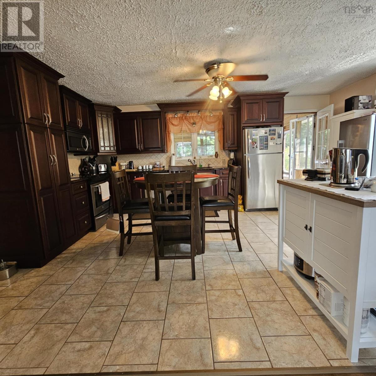37 Stacey Avenue, North Sydney, Nova Scotia  B2A 3P3 - Photo 6 - 202520766