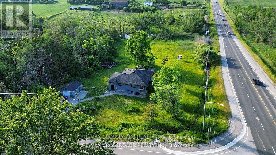 7118 Yonge Street, Innisfil, Ontario  L9S 4P3 - Photo 4 - N12413680