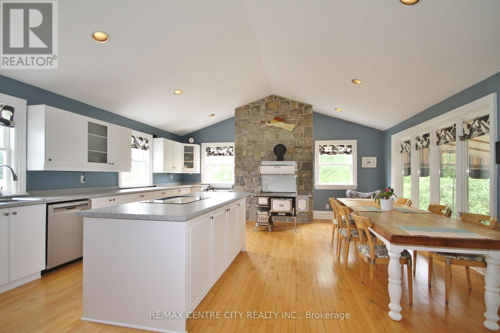 3000/2980 Roger Stevens Drive, Ottawa, Ontario  K0A 2T0 - Photo 31 - X12395368