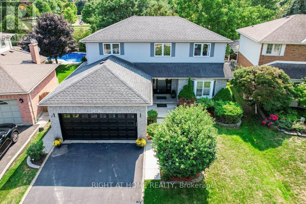 47 Blackfriar Lane, Brantford, Ontario  N3R 7M2 - Photo 2 - X12396172