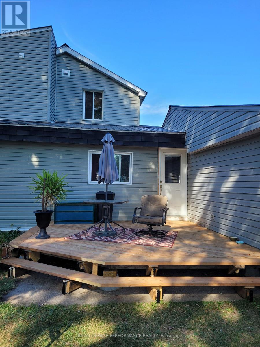 975 Queen Street, Champlain, Ontario  K0B 1K0 - Photo 34 - X12435934