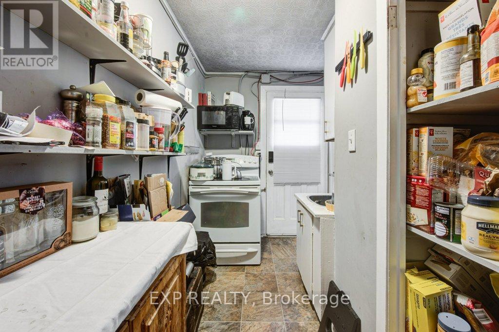 96 Emery Street W, London South (South E), Ontario  N6J 1R8 - Photo 39 - X12455864
