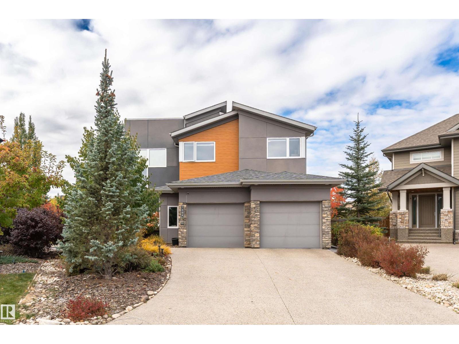 7404 MAY CM NW, edmonton, Alberta