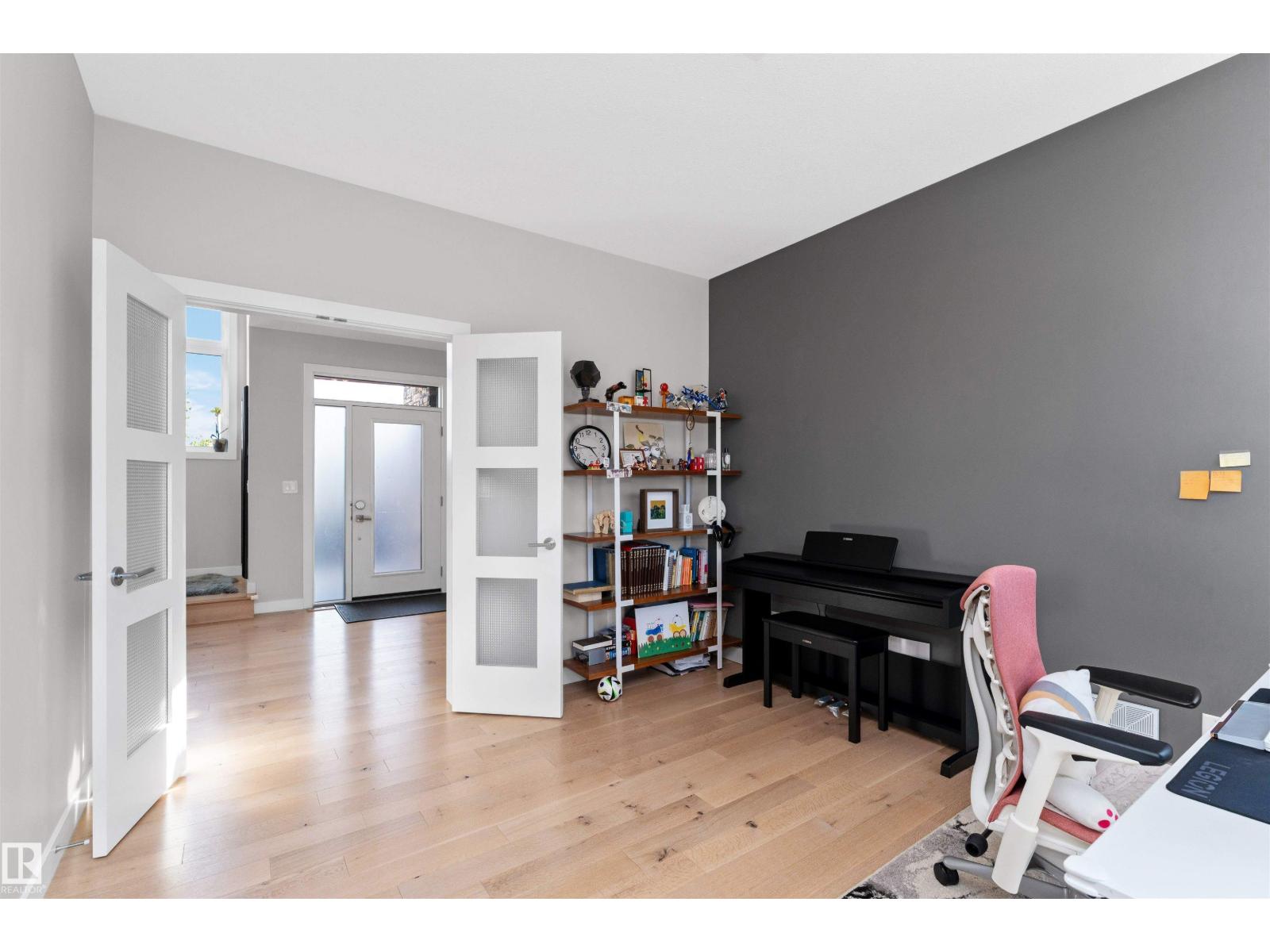 7404 May Cm Nw, Edmonton, Alberta  T6R 0V3 - Photo 8 - E4461622