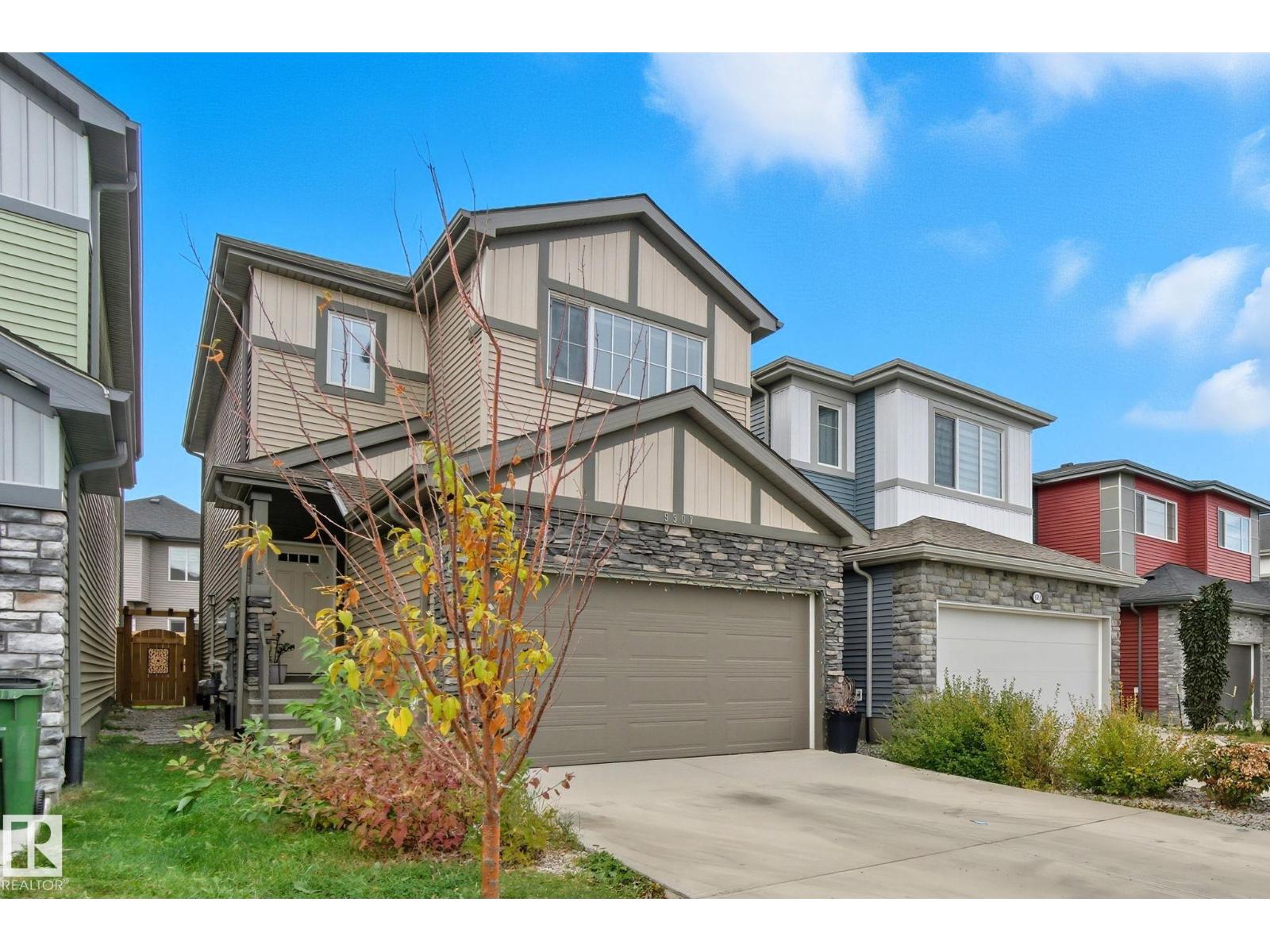 9307 Pear Link Sw, Edmonton, Alberta  T6X 2N8 - Photo 2 - E4461623