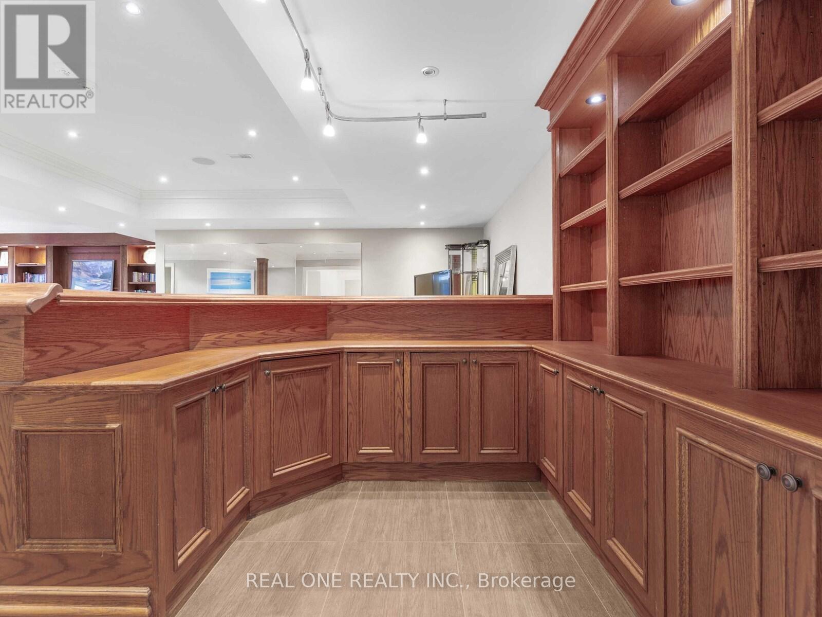 25 Dempsey Crescent, Toronto, Ontario  M2L 1Y4 - Photo 10 - C12455840