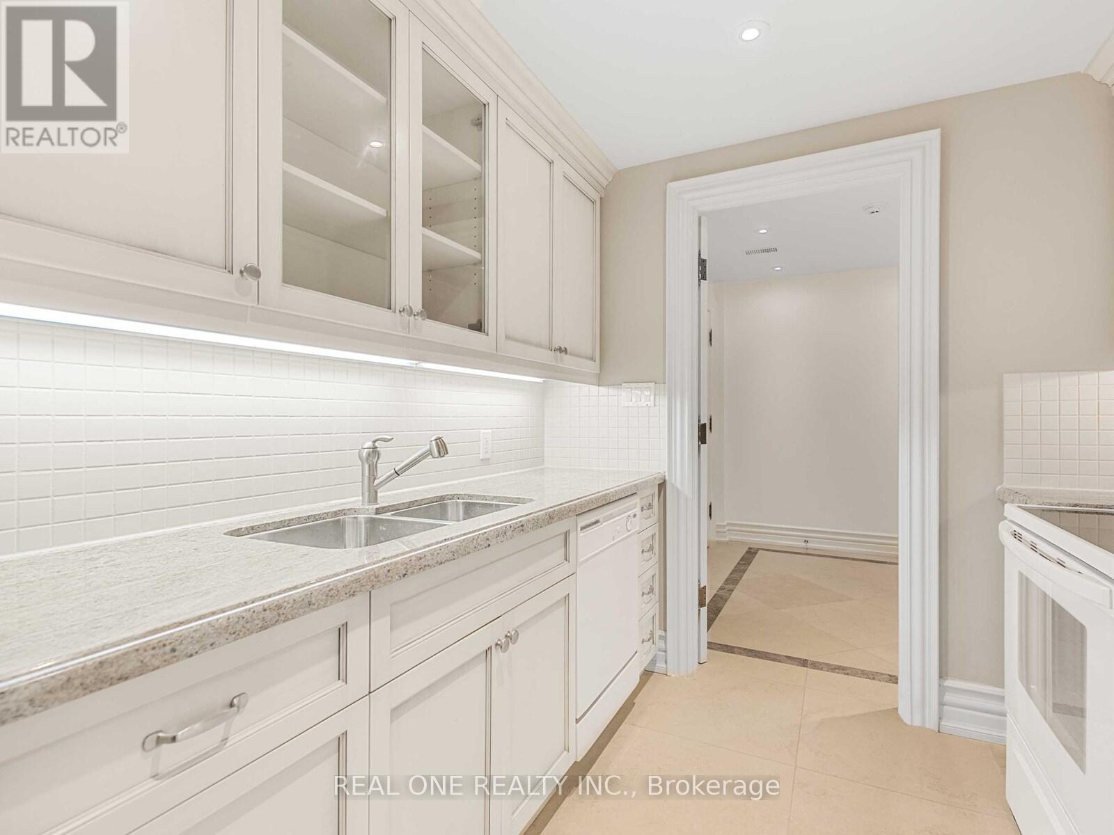 25 Dempsey Crescent, Toronto, Ontario  M2L 1Y4 - Photo 12 - C12455840