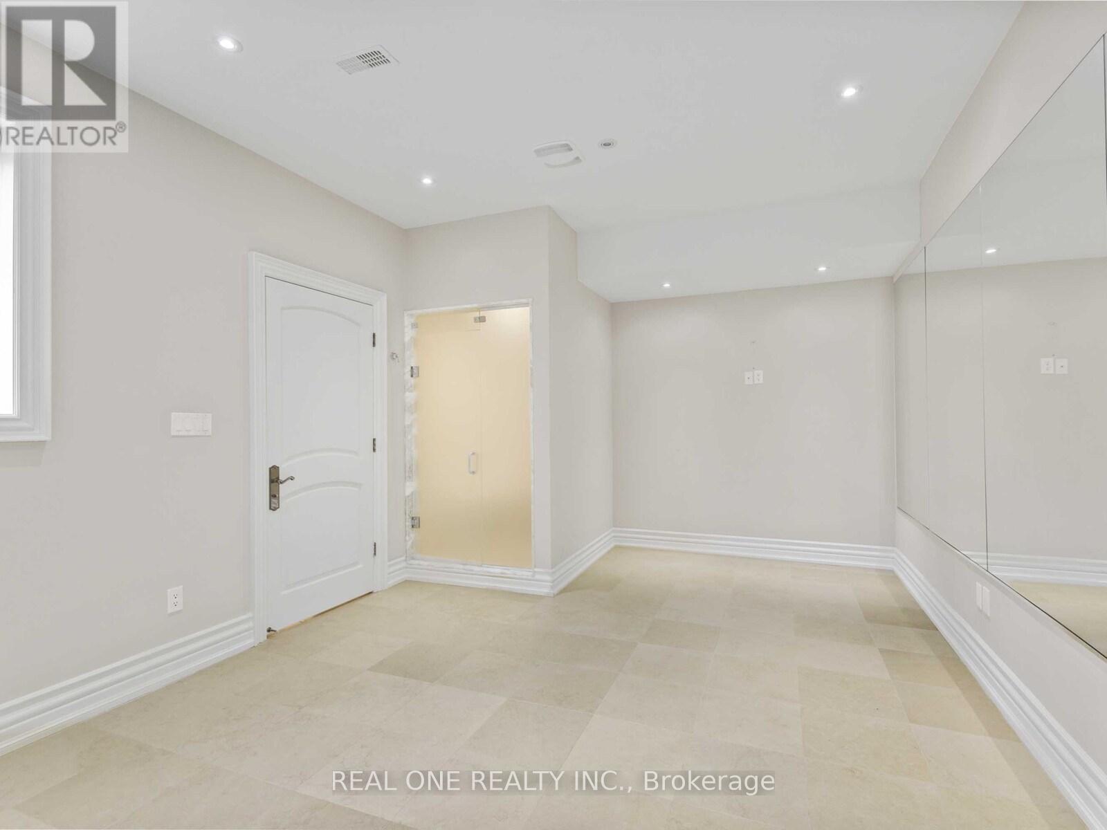 25 Dempsey Crescent, Toronto, Ontario  M2L 1Y4 - Photo 15 - C12455840