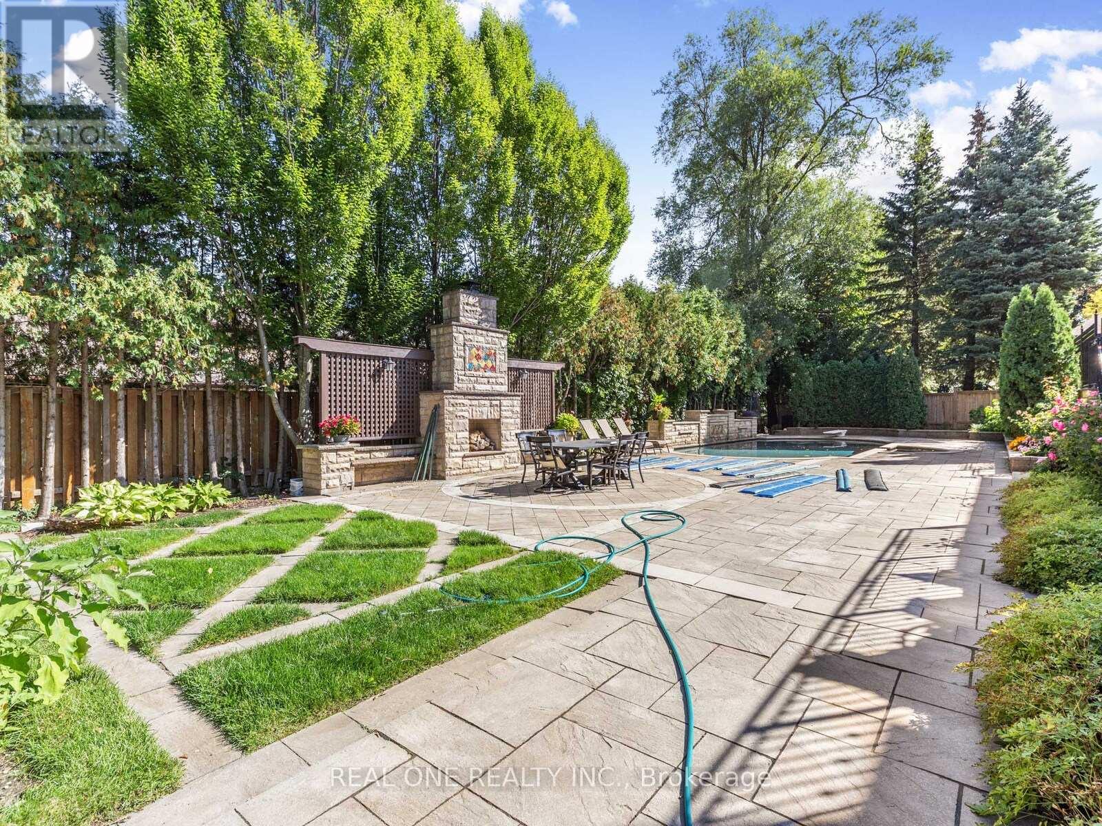 25 Dempsey Crescent, Toronto, Ontario  M2L 1Y4 - Photo 27 - C12455840