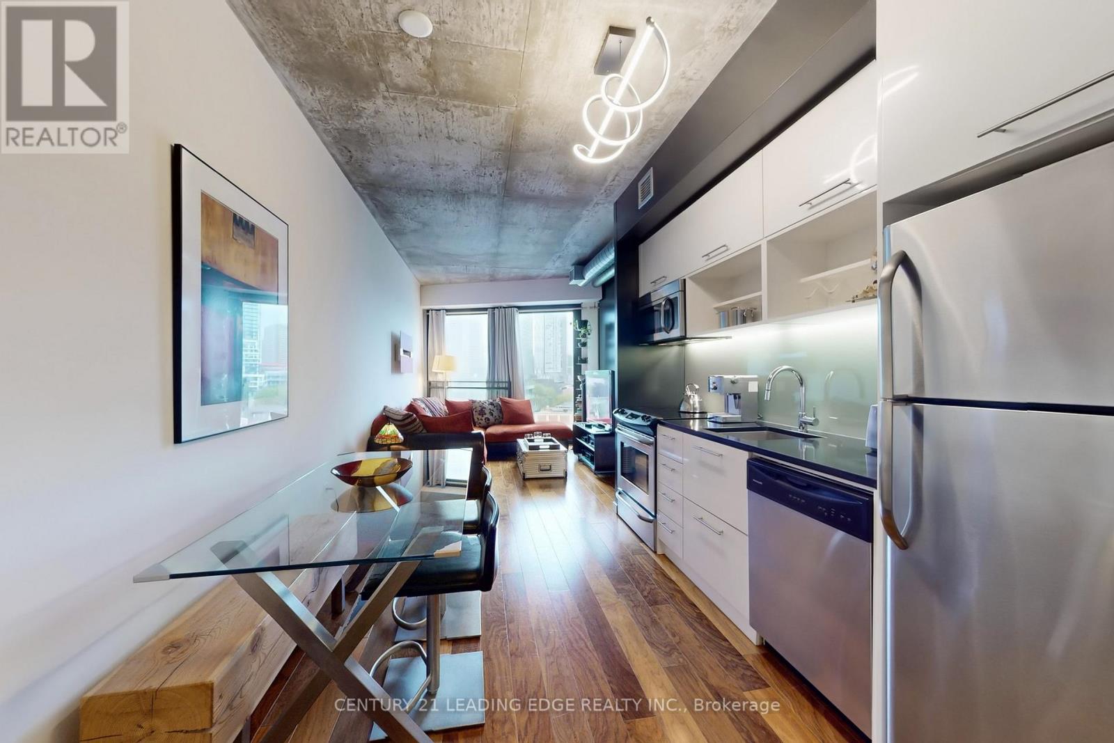 802 - 51 TROLLEY CRESCENT, Toronto, Ontario