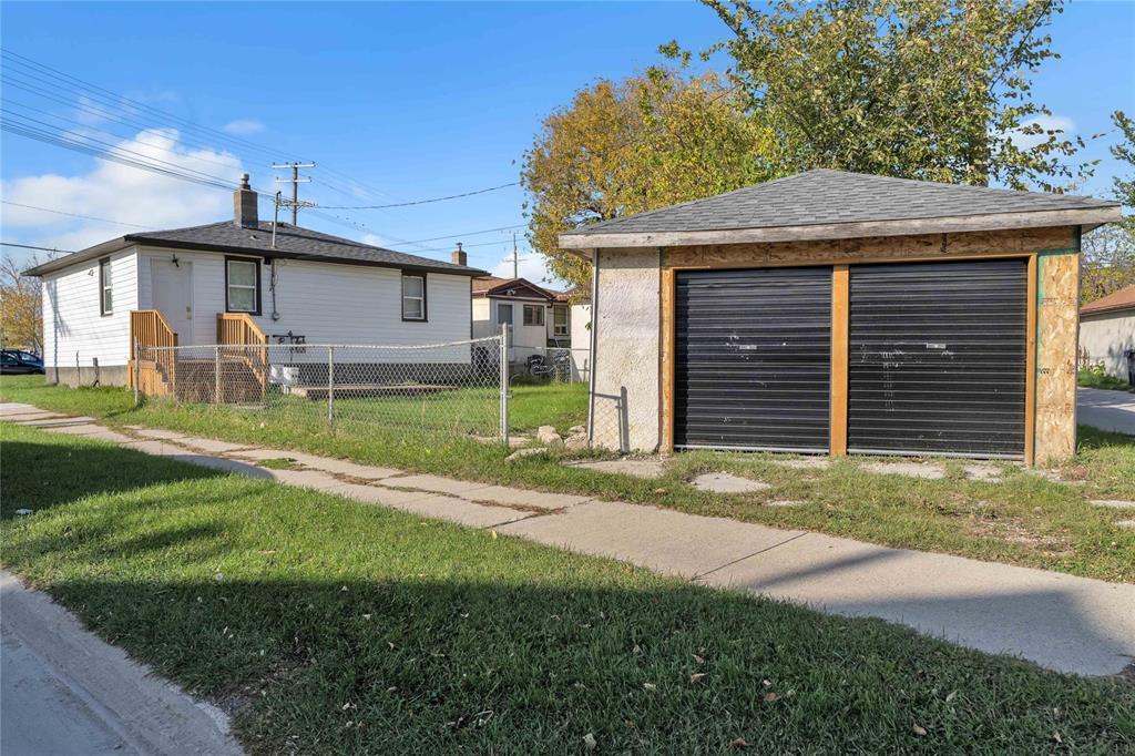 1739 King Edward Street, Winnipeg, Manitoba  R2R 0M3 - Photo 13 - 202522512