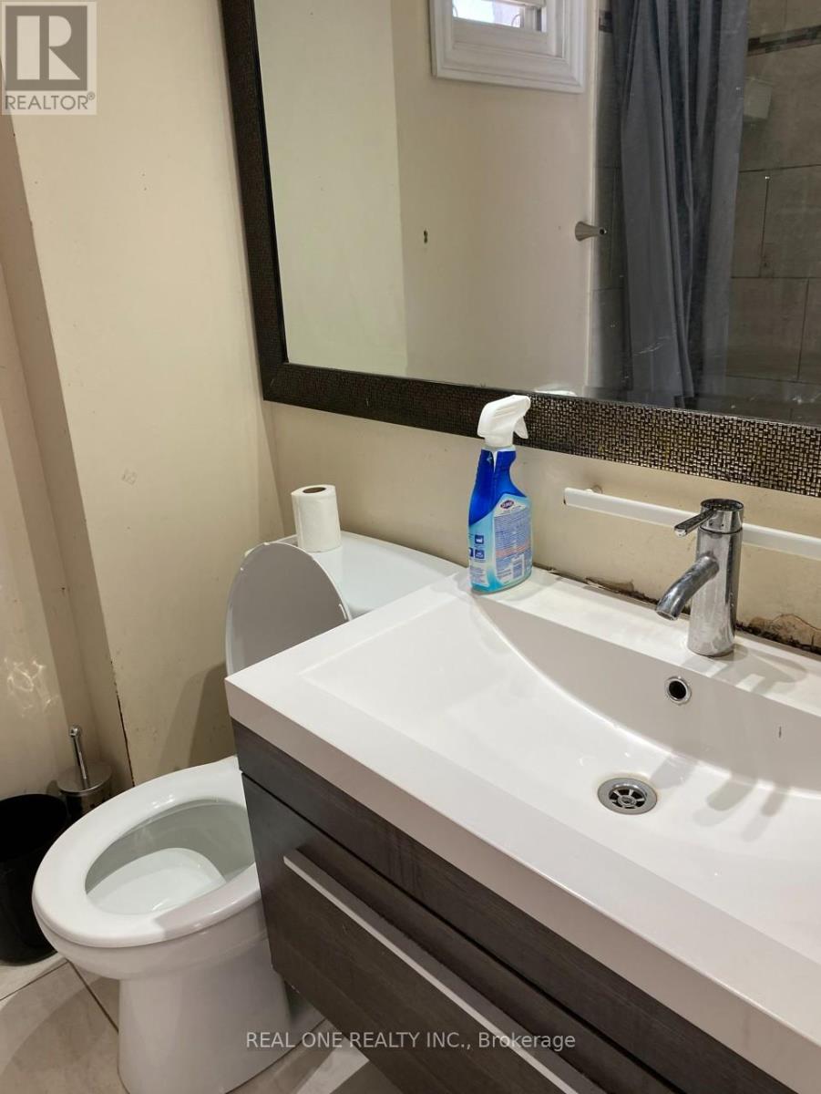 1242 Pharmacy Avenue, Toronto, Ontario  M1R 2H9 - Photo 5 - E12455844