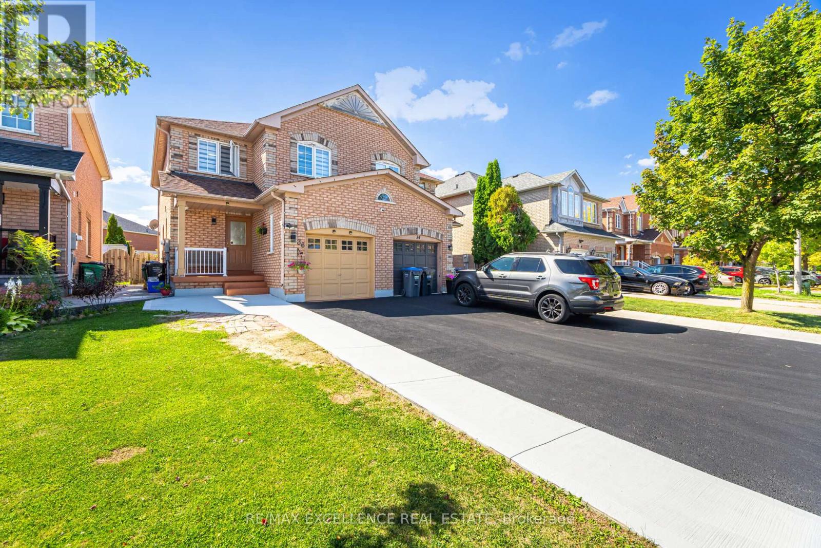 36 Coppermill Drive W, Brampton, Ontario  L7A 1M8 - Photo 2 - W12455839