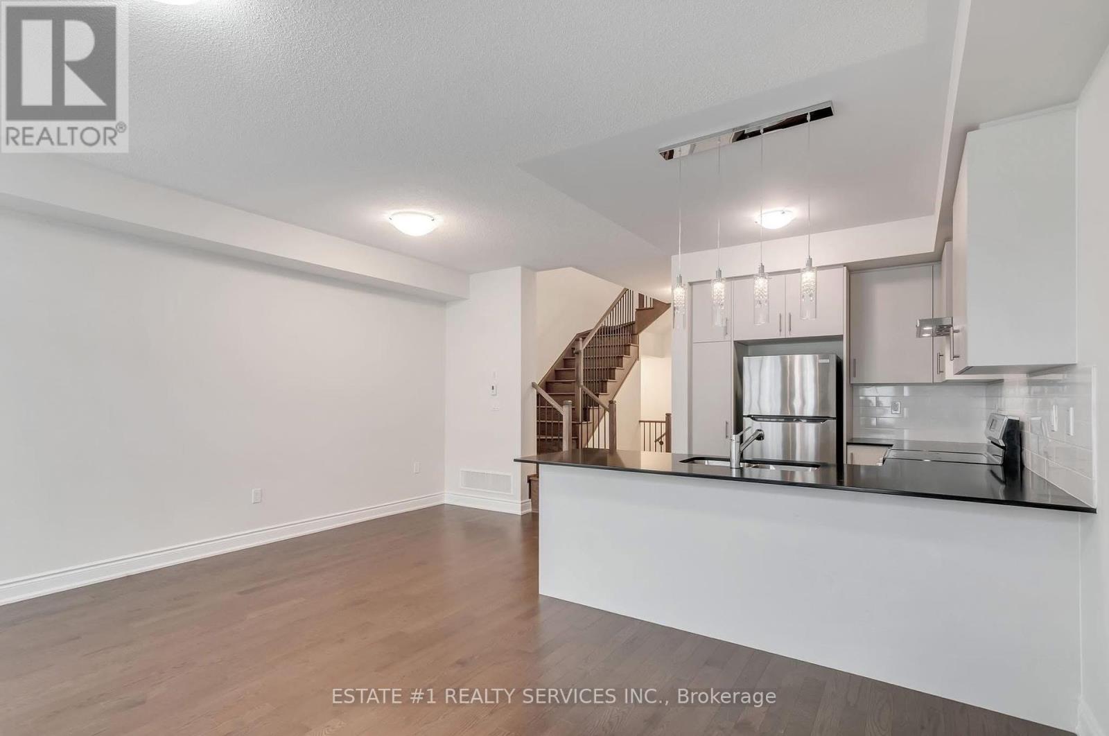 29 Bermondsey Way, Brampton, Ontario  L6Y 0E4 - Photo 14 - W12455859