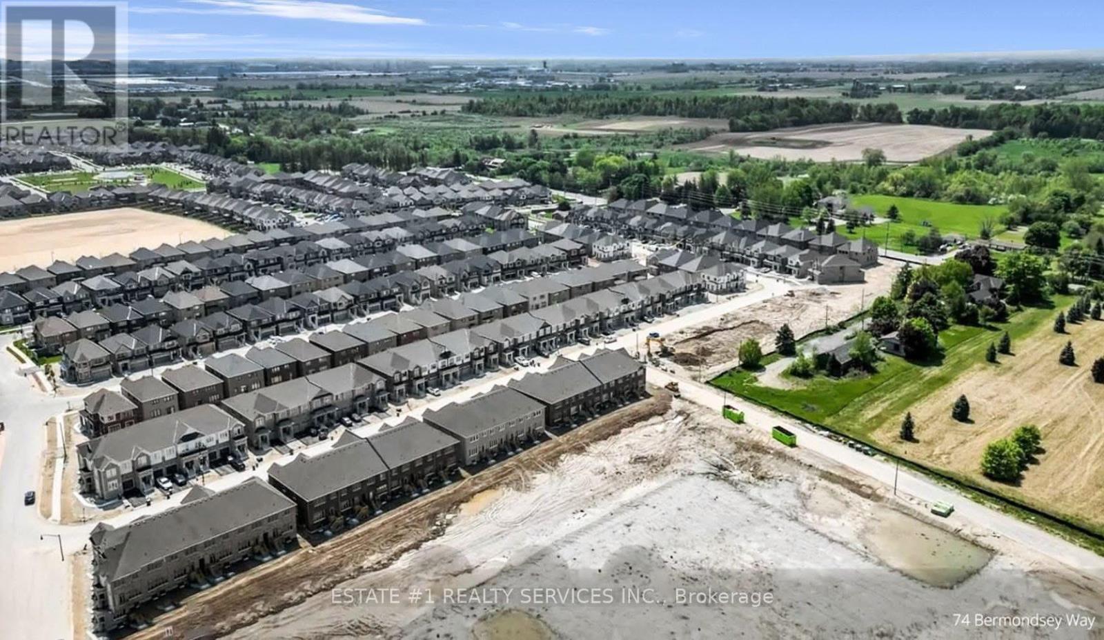 29 Bermondsey Way, Brampton, Ontario  L6Y 0E4 - Photo 2 - W12455859
