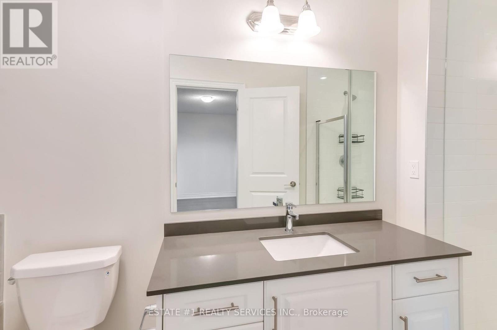 29 Bermondsey Way, Brampton, Ontario  L6Y 0E4 - Photo 4 - W12455859