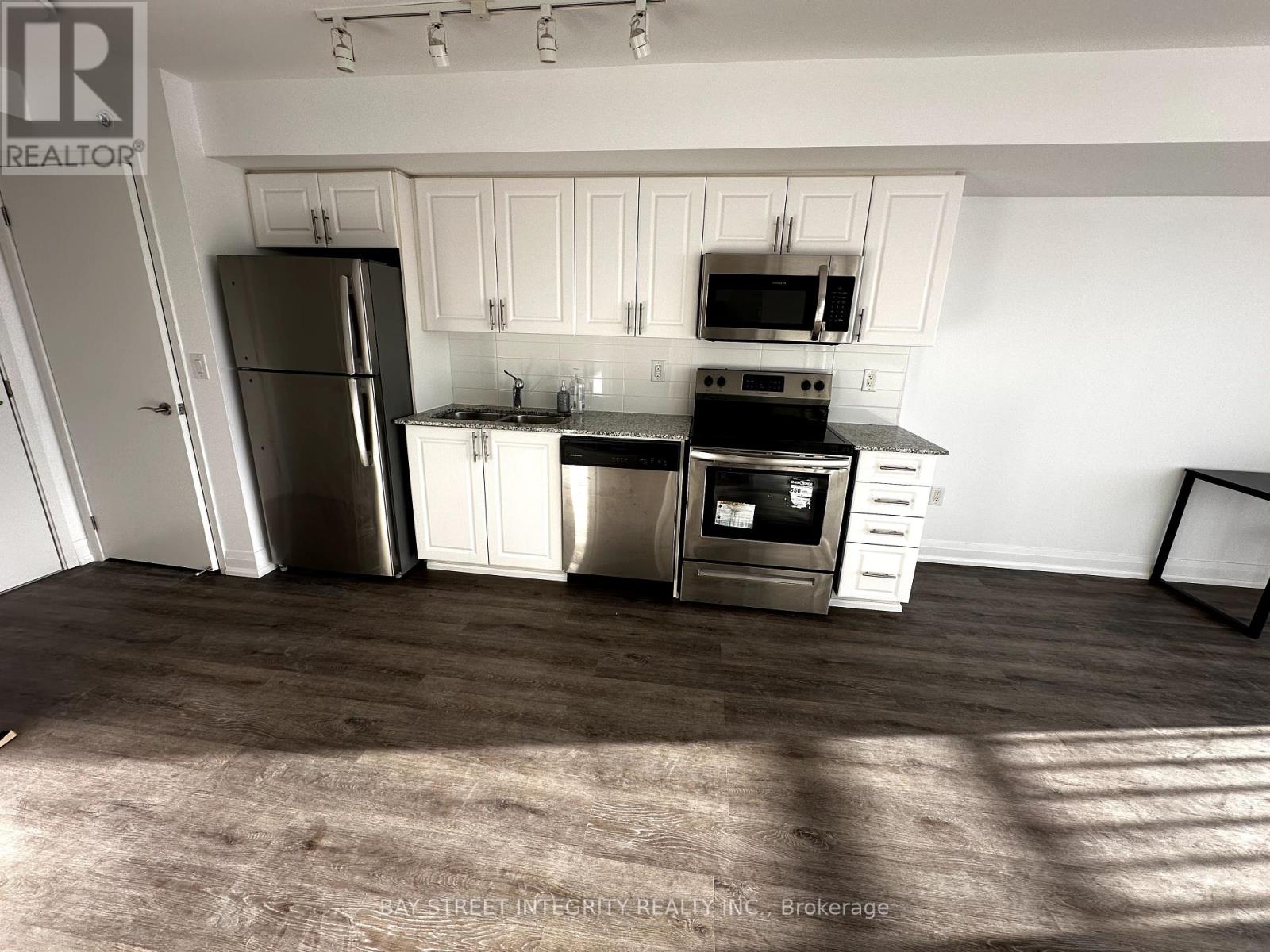 1102 - 3091 Dufferin Street, Toronto, Ontario  M6A 0C4 - Photo 7 - W12455863