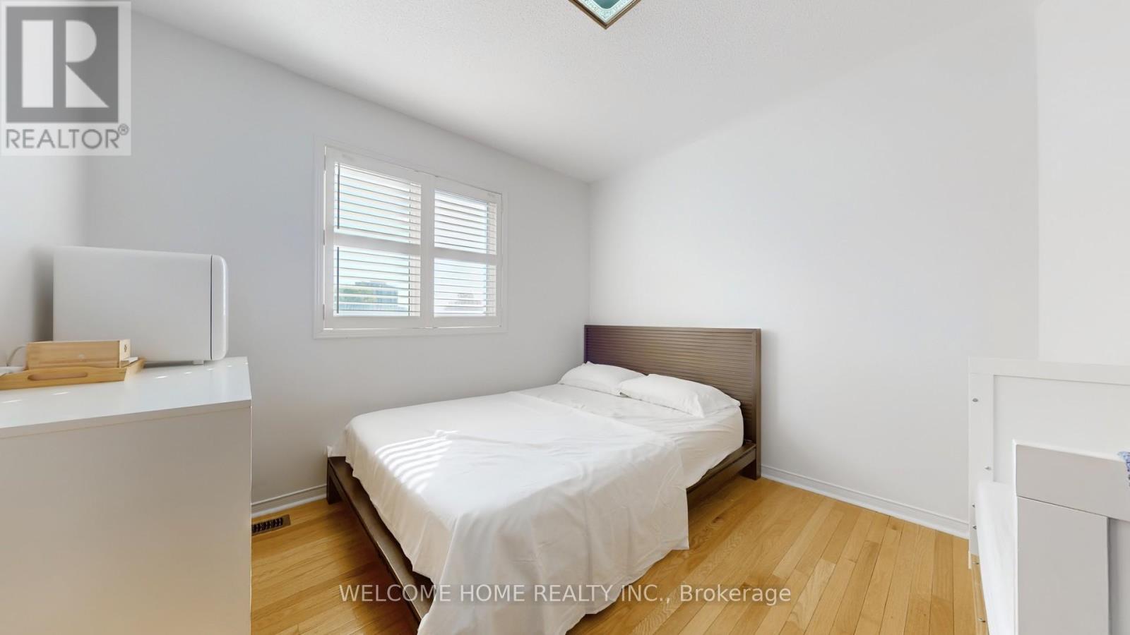 33 Fred Young Drive, Toronto, Ontario  M3L 0A1 - Photo 19 - W12455866