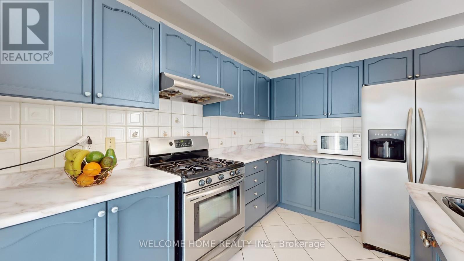 33 Fred Young Drive, Toronto, Ontario  M3L 0A1 - Photo 8 - W12455866