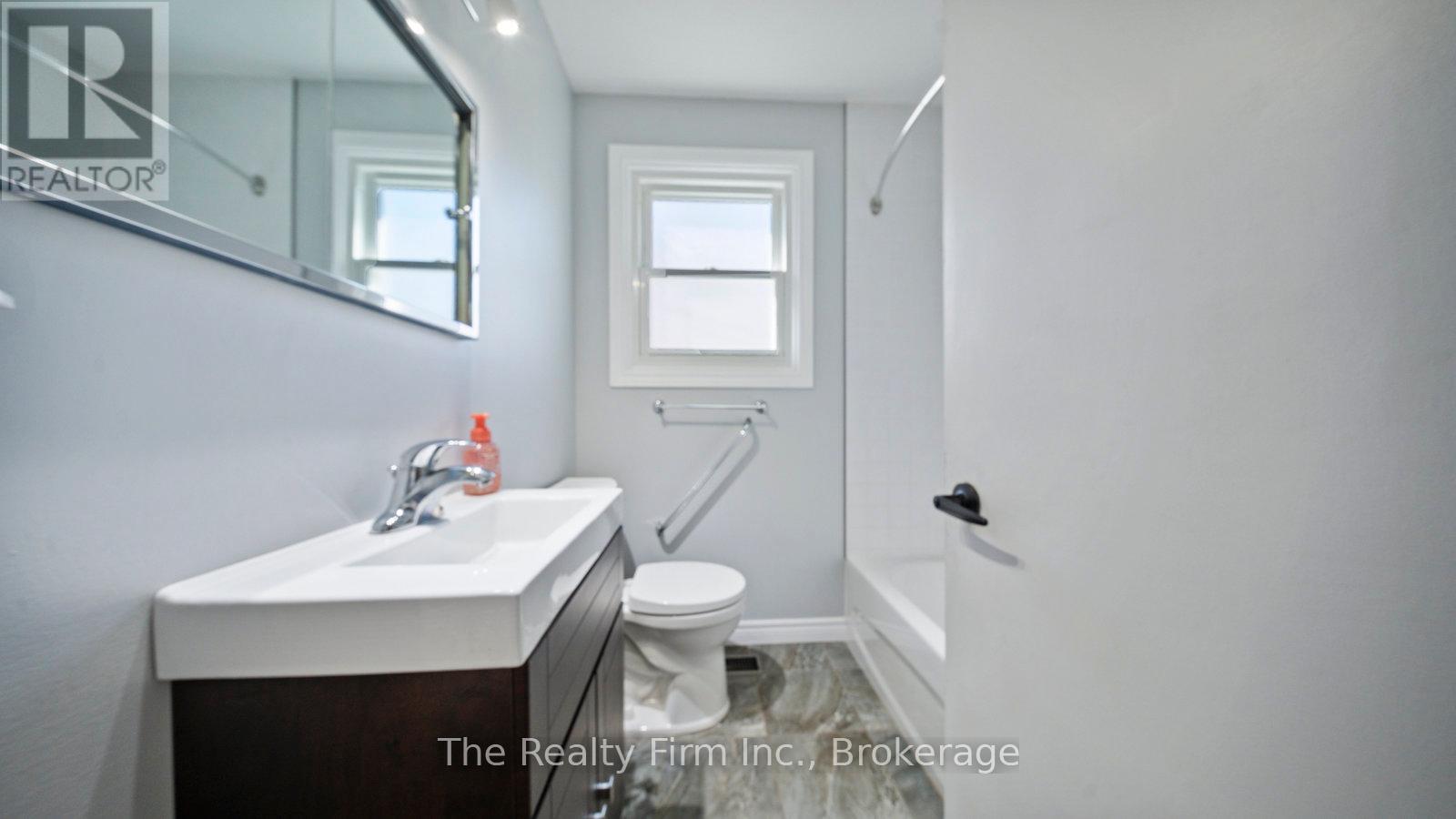 535 Devonshire Avenue, Woodstock, Ontario  N4S 5P9 - Photo 22 - X12455883