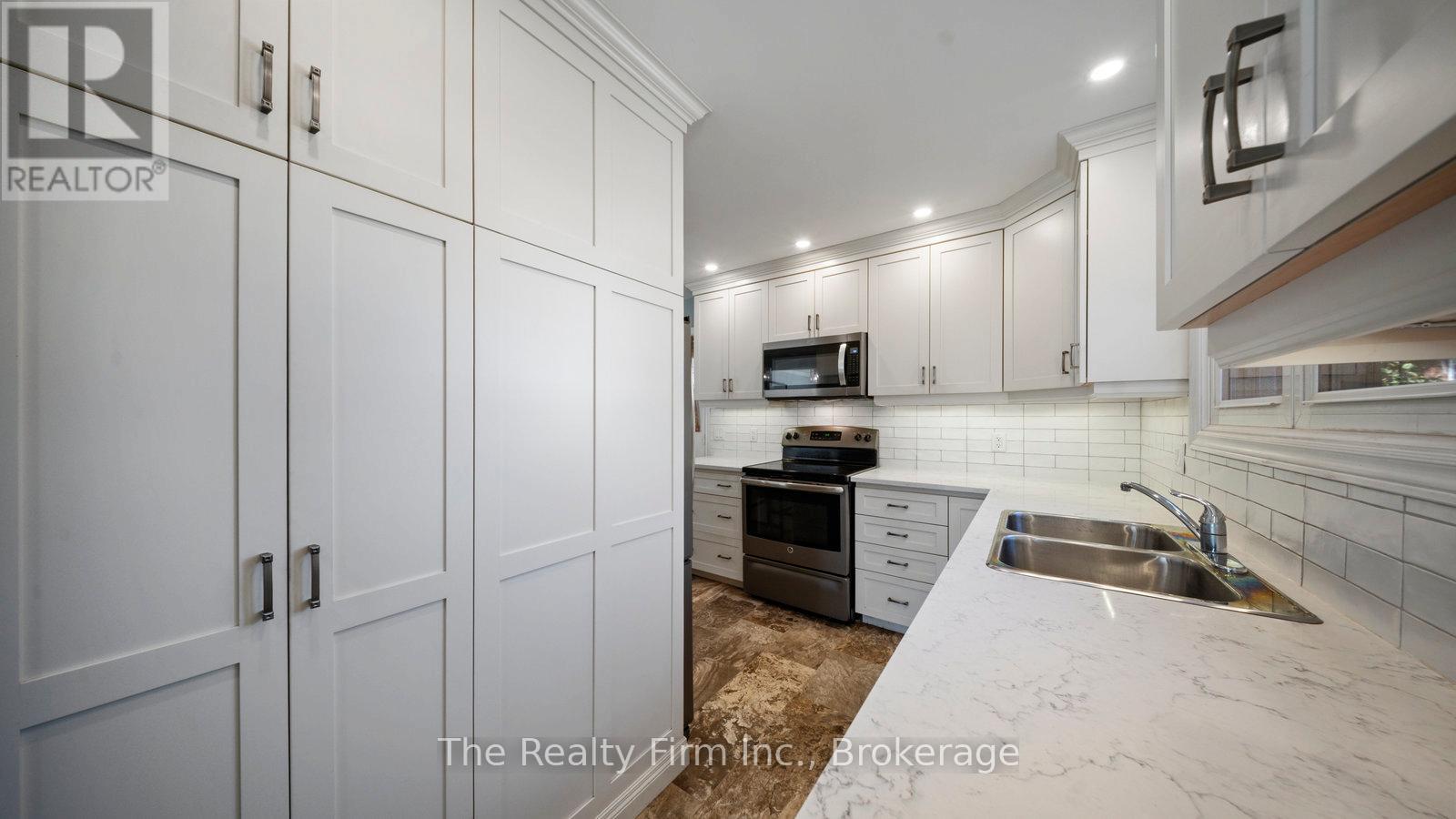 535 Devonshire Avenue, Woodstock, Ontario  N4S 5P9 - Photo 6 - X12455883
