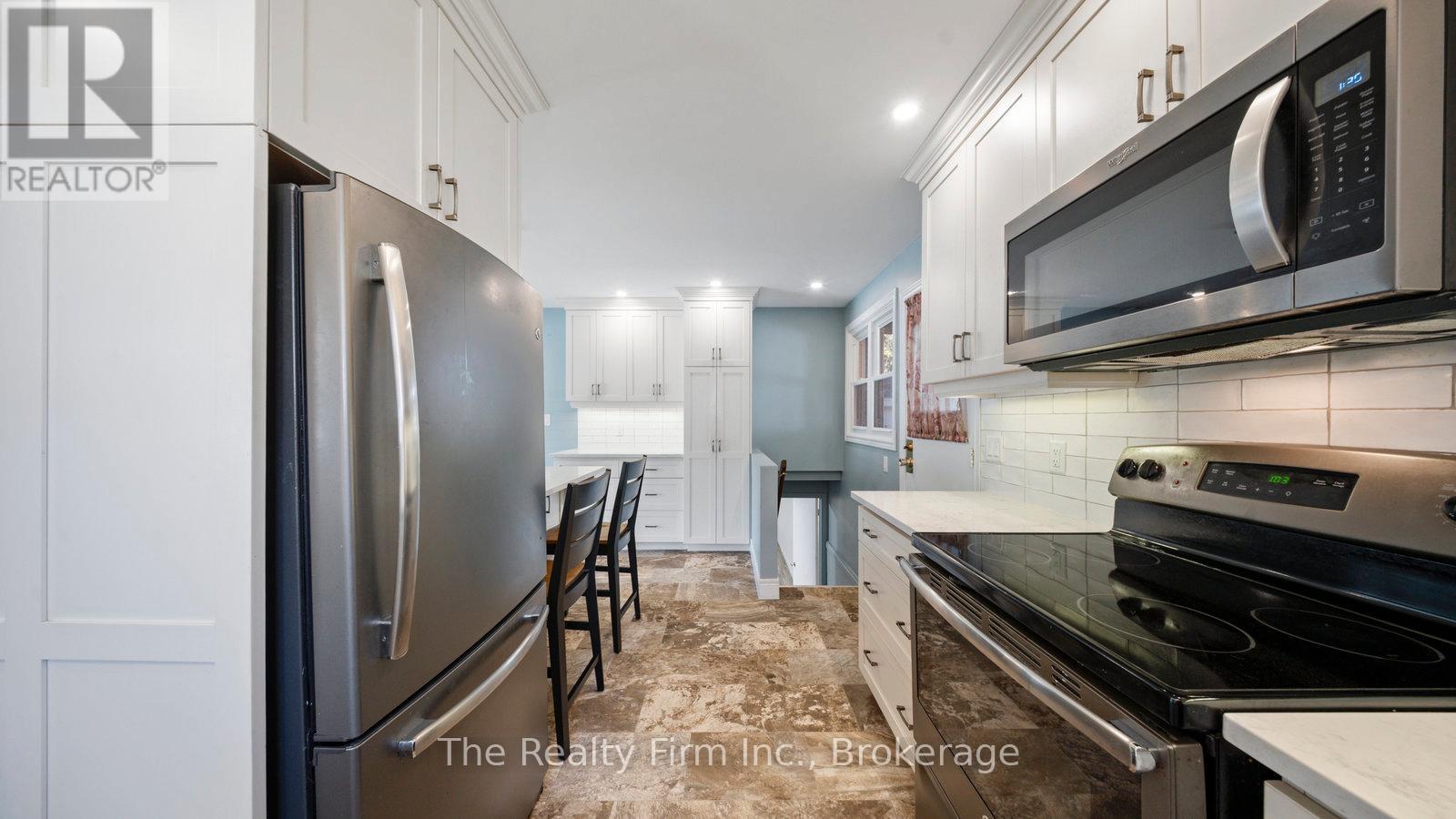 535 Devonshire Avenue, Woodstock, Ontario  N4S 5P9 - Photo 8 - X12455883