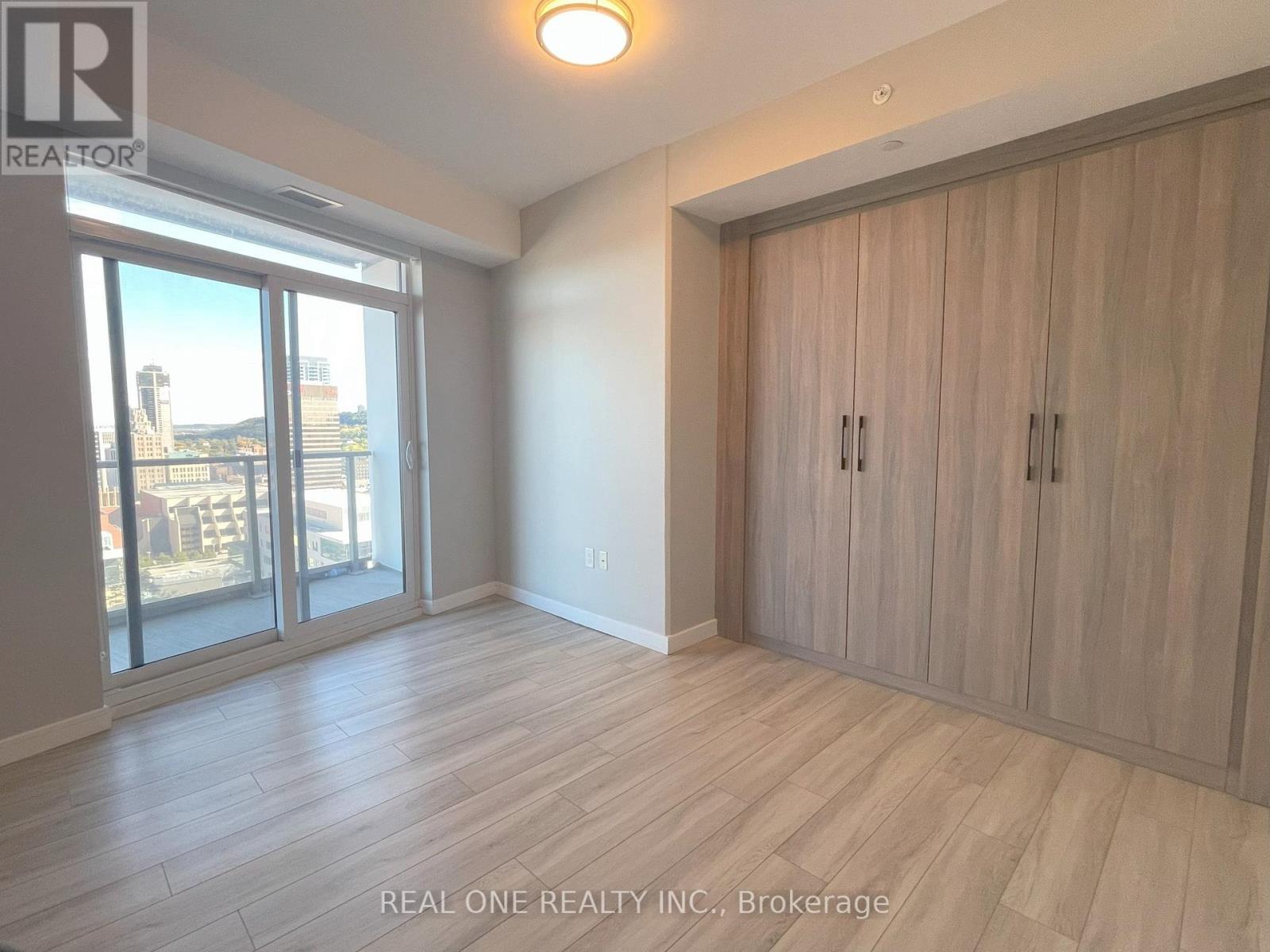 1704 - 20 George Street, Hamilton, Ontario  L8P 0C4 - Photo 15 - X12455845