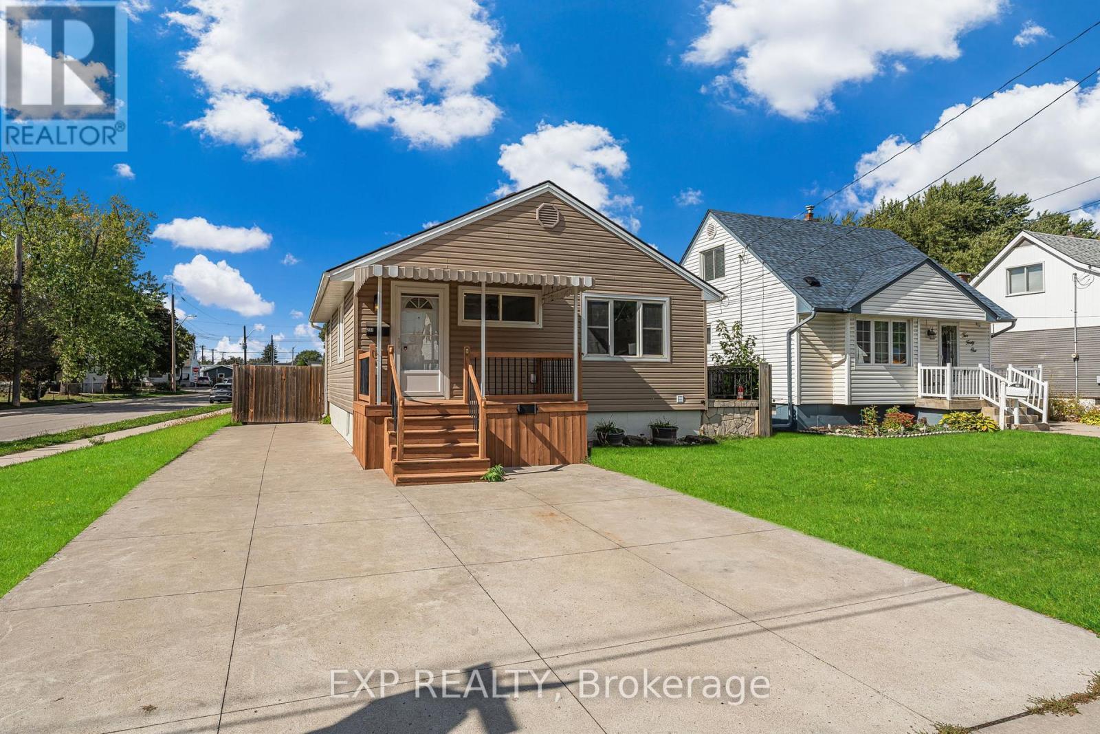 237 ADAIR AVENUE N, Hamilton, Ontario