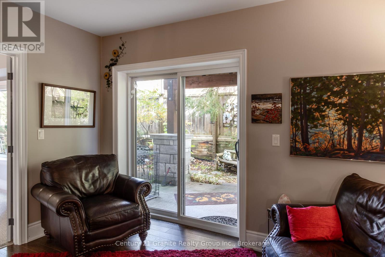 101 - 9 Newcastle Street, Minden Hills (Minden), Ontario  K0M 2K0 - Photo 10 - X12455882
