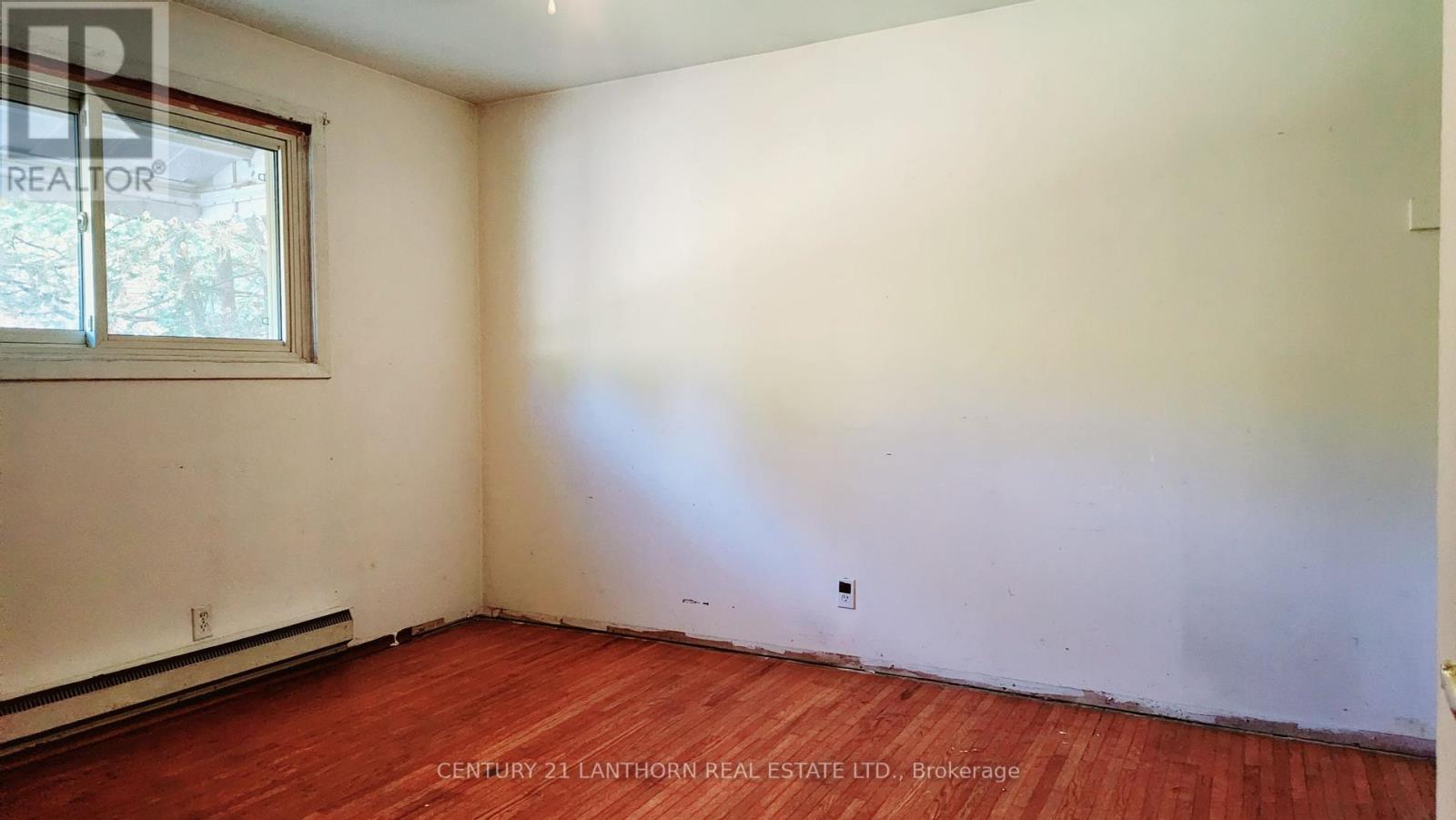 205 Elmwood Boulevard, Greater Napanee (Greater Napanee), Ontario  K0H 1G0 - Photo 10 - X12455884