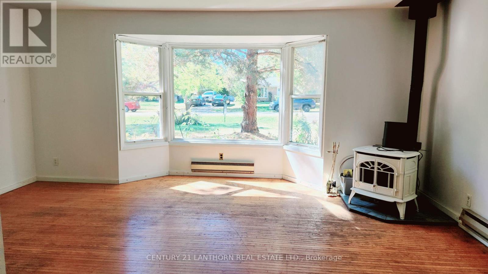 205 Elmwood Boulevard, Greater Napanee (Greater Napanee), Ontario  K0H 1G0 - Photo 13 - X12455884