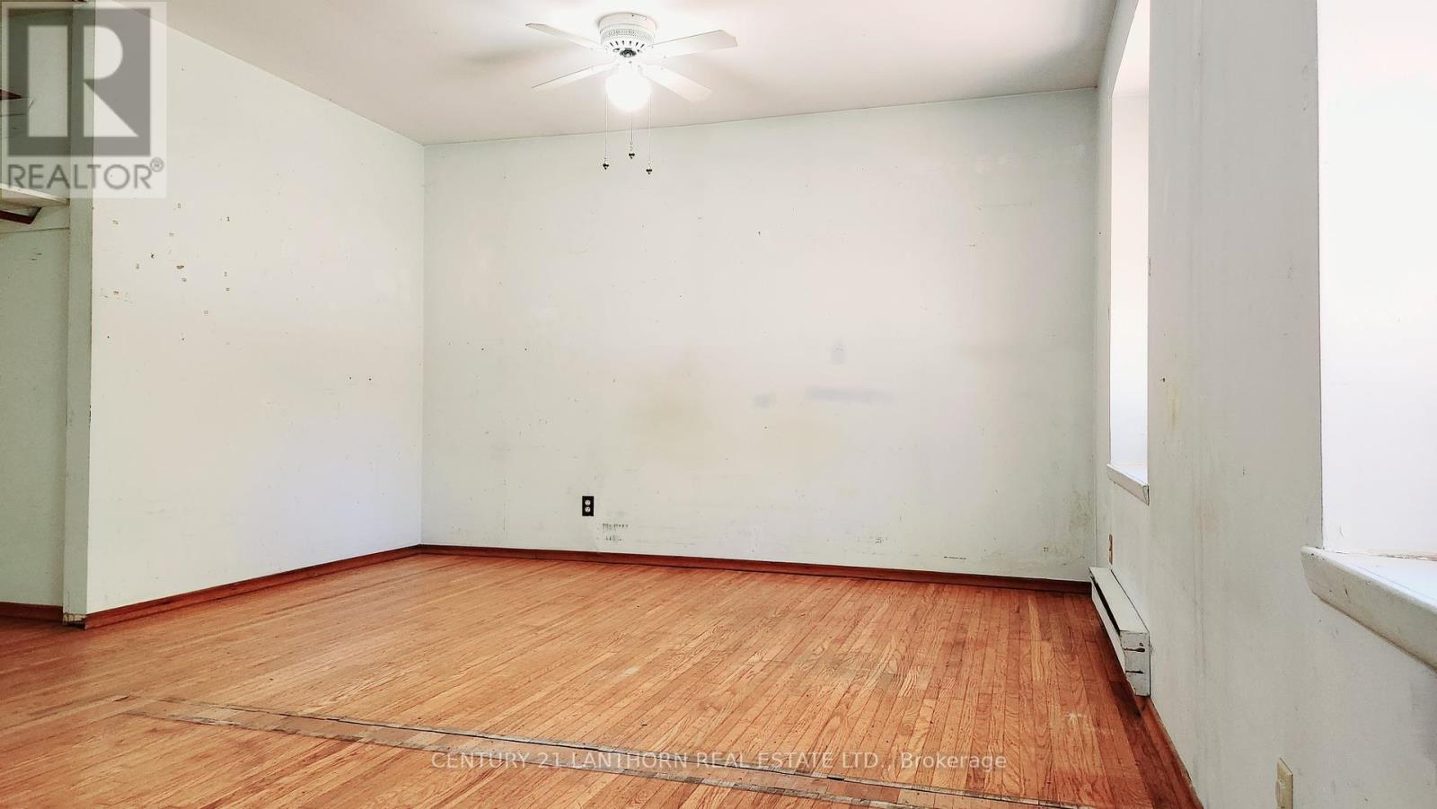 205 Elmwood Boulevard, Greater Napanee (Greater Napanee), Ontario  K0H 1G0 - Photo 9 - X12455884