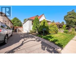 6 ROBINDALE AVENUE, Toronto, Ontario