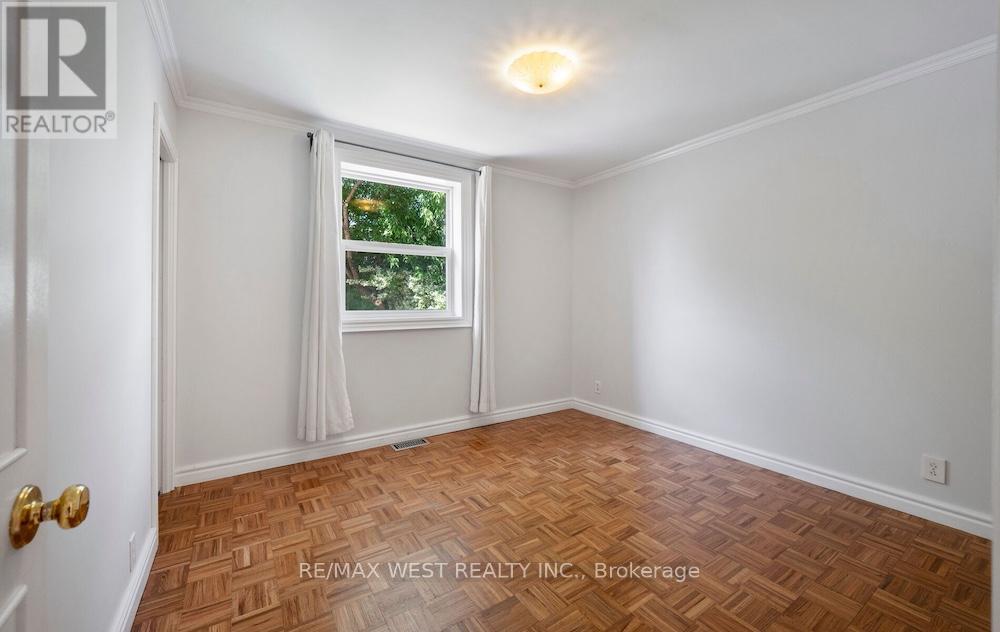6 Robindale Avenue, Toronto, Ontario  M8W 4A9 - Photo 13 - W12374047