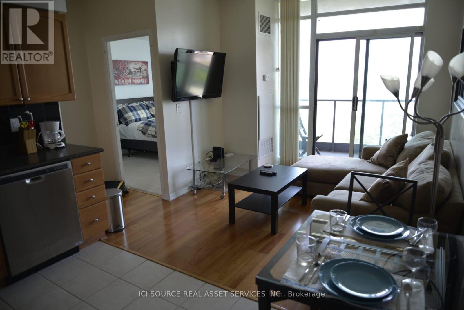2105 - 231 Fort York Boulevard, Toronto, Ontario  M5V 1B2 - Photo 10 - C12455886