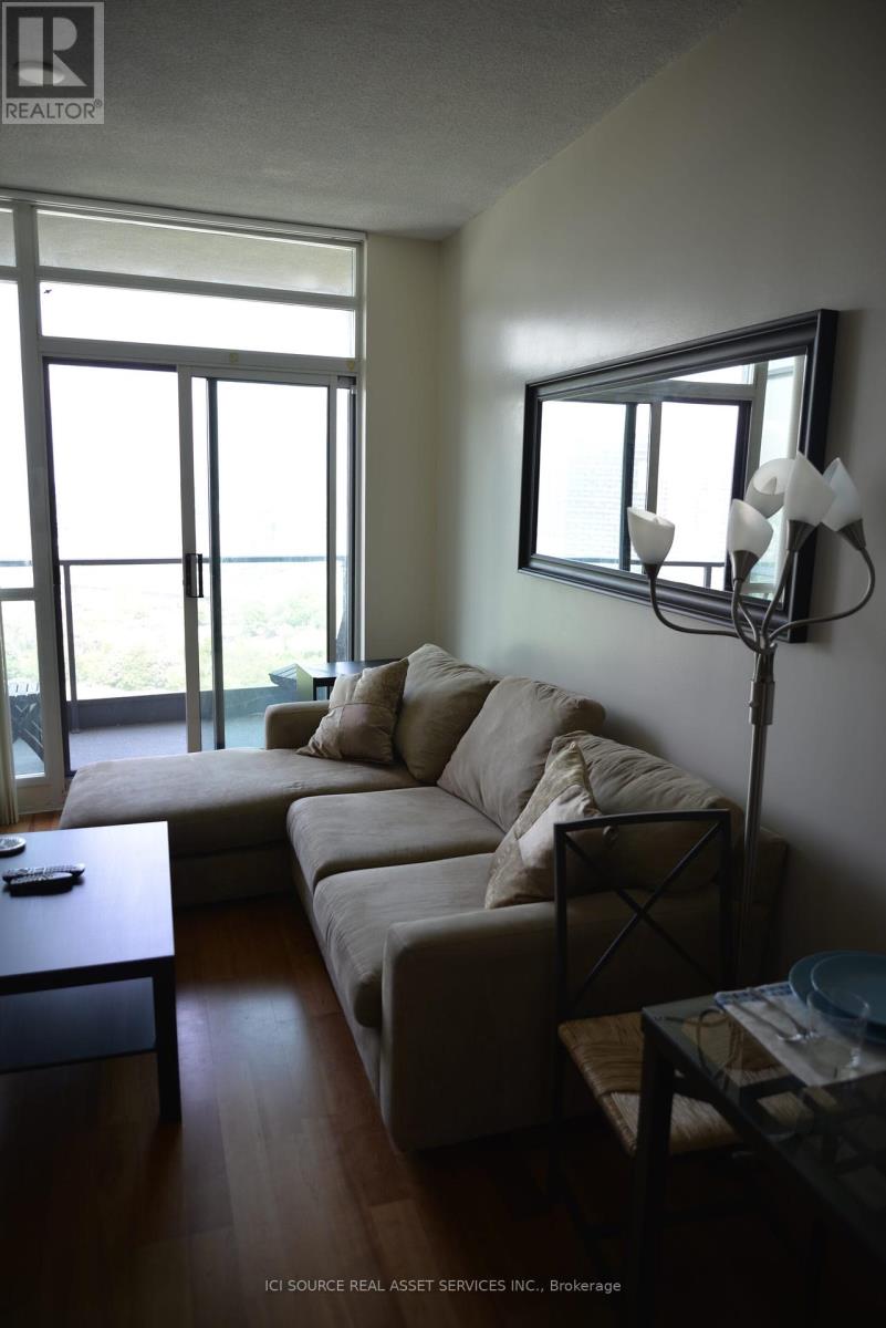 2105 - 231 Fort York Boulevard, Toronto, Ontario  M5V 1B2 - Photo 8 - C12455886