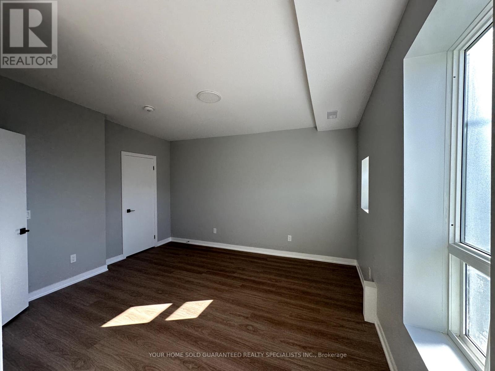 A - 9 Wellington Street E, Aurora (Aurora Village), Ontario  L4G 1H4 - Photo 5 - N12455900