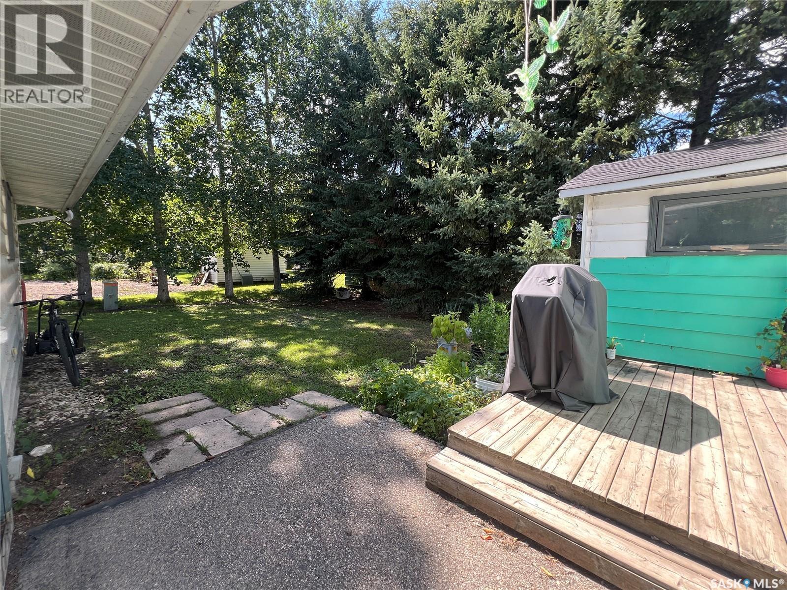 405 Sussex Avenue, Esterhazy, Saskatchewan  S0A 0X0 - Photo 2 - SK020497