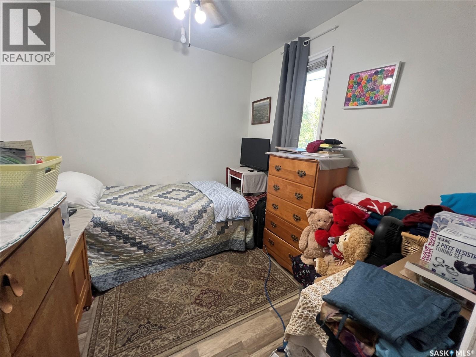 405 Sussex Avenue, Esterhazy, Saskatchewan  S0A 0X0 - Photo 6 - SK020497