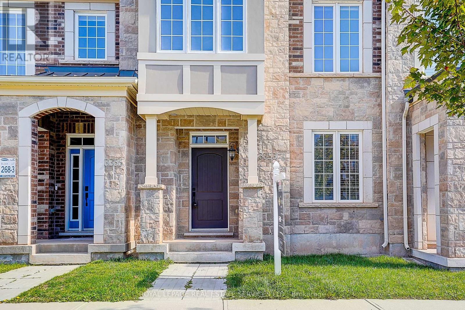 3353 Carding Mill Trail, Oakville, Ontario  L6M 1R7 - Photo 2 - W12455893