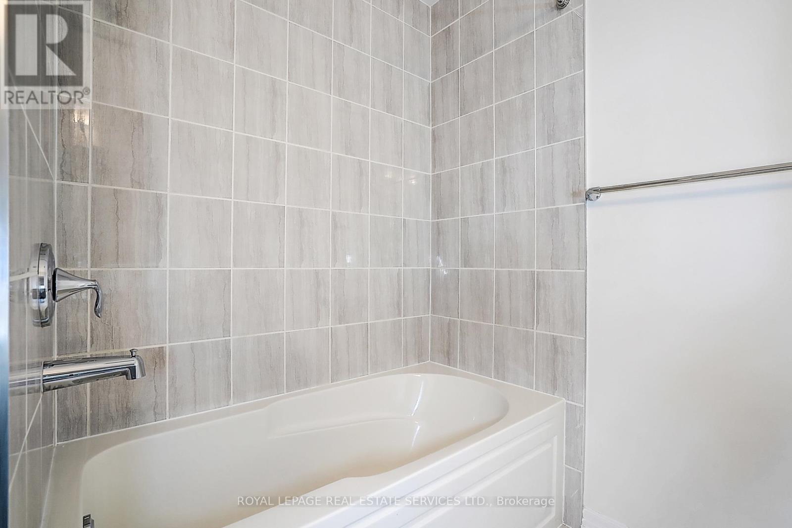 3353 Carding Mill Trail, Oakville, Ontario  L6M 1R7 - Photo 39 - W12455893